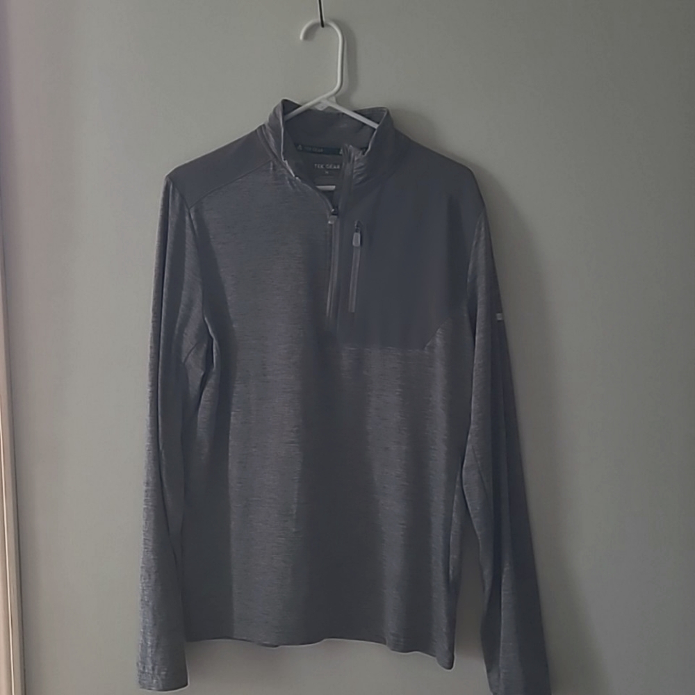 Athletic pullover